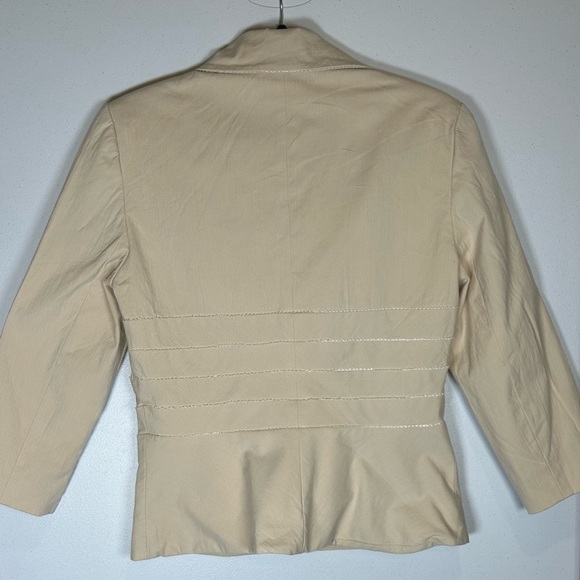 Kay Unger Cream Women's Blazer. Size 8. - Picture 2 of 15